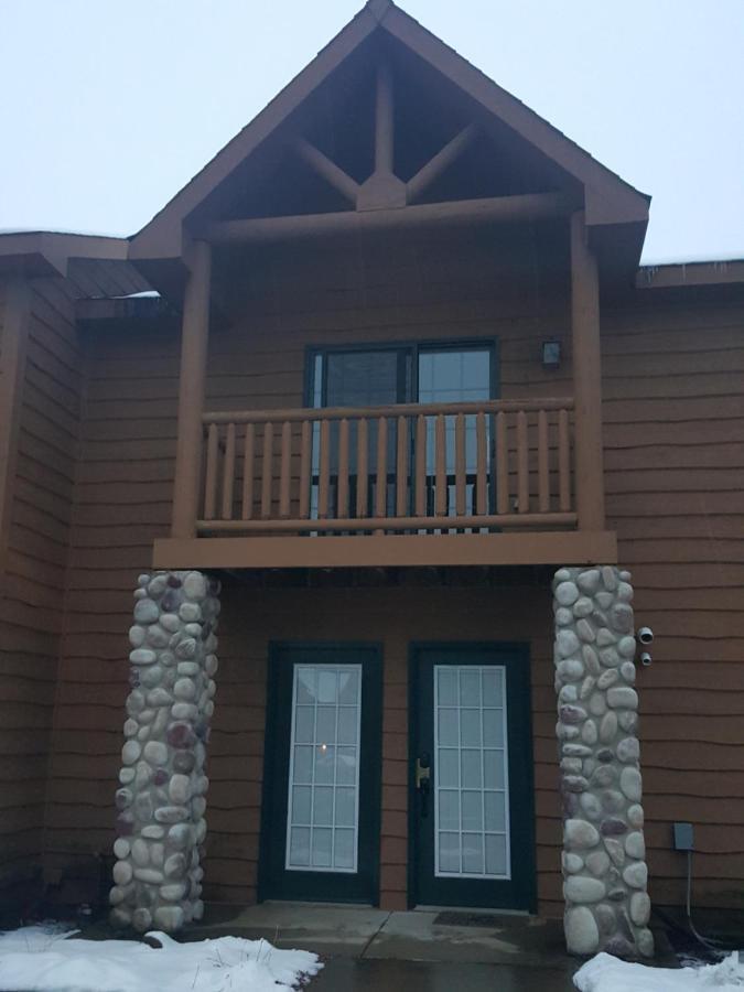2Br Rustic Villa Utica Exterior photo